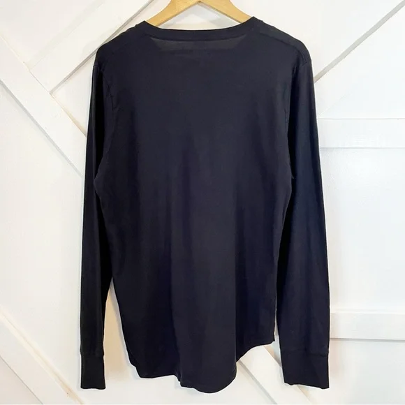 Hollister Curved Hem, Crew Neck Black with Floral Long Sleeve Tee, Men's Medium - Picture 2 of 10